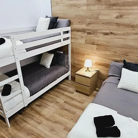 Premium Muy Cerca Ciudad Barcelona